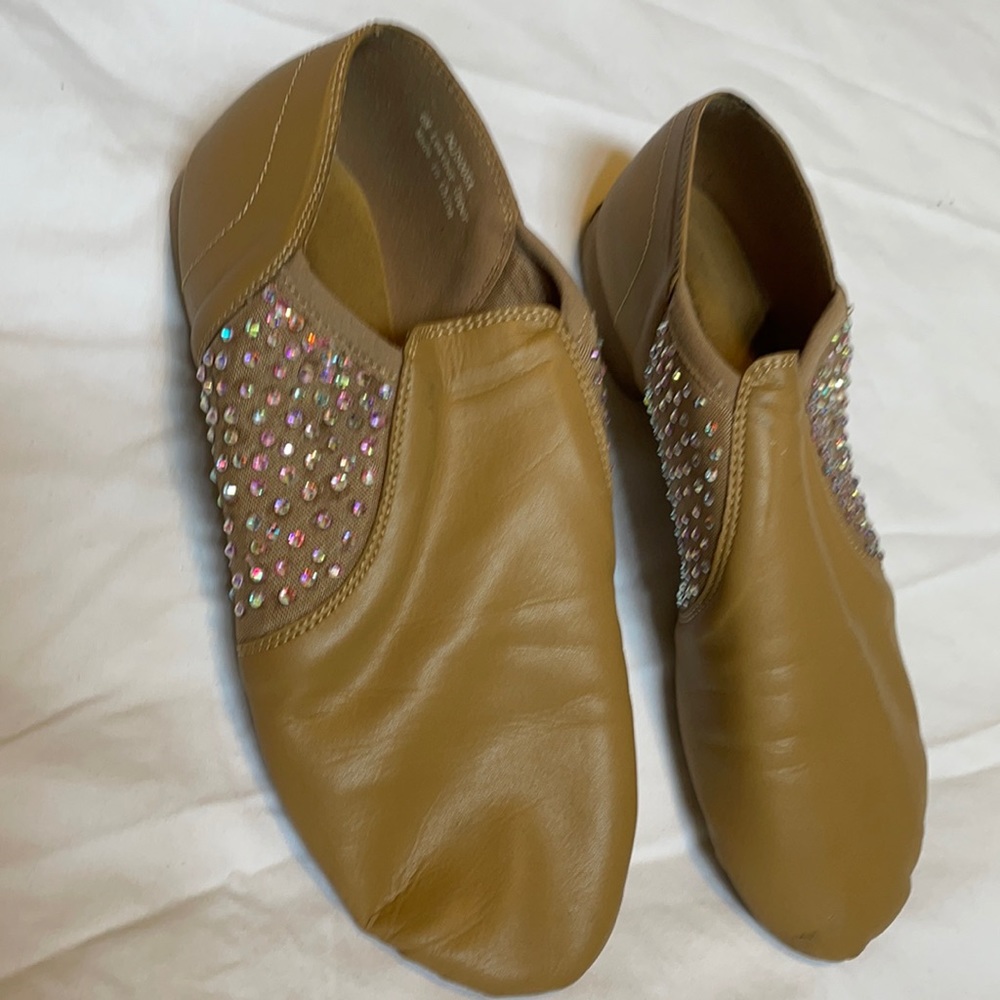 Tan jazz shoes. Size 6M. With rhinestones.